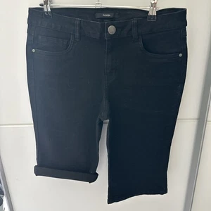 Knee Length Ladies Black Shorts Size 12 - Picture 1 of 3