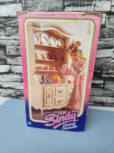 Hasbro Vintage 1987 Sindy Esszimmer Kommode gebraucht unvollständig selten - Bild 1 von 13