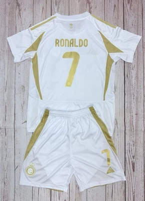 Conjunto de camiseta y pantalones cortos Adidas para niños Ronaldo #7 (pequeño) (24) Foto 1 de 4