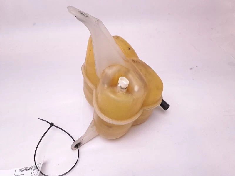 DEPÓSITO DE REFRIGERANTE PARA CADILLAC CTS 2003-2006 Foto 1 de 4