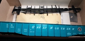 Athearn HO =1/87 Scale Great Northern Gondola Kit #1643-G,N.R.R.GREEN 4 LAYOUT - Picture 1 of 13