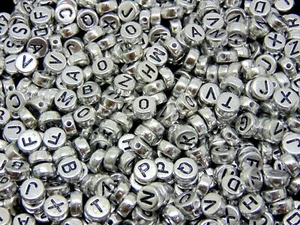 500 Pcs 7mm Mixed Silver Coloured Acrylic Alphabet Letter Beads Jewellery D227 - Picture 1 of 1