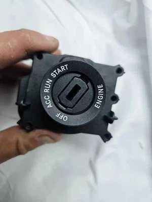 Kit de módulo de interruptor de encendido OEM Jeep 2014-2018 Cherokee sin llave 68271987AC Foto 1 de 4