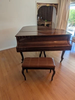 VINTAGE 1985 SCHAFER  & SON's SS-58 BABY GRAND PIANO W/KEY - Image 1 of 4