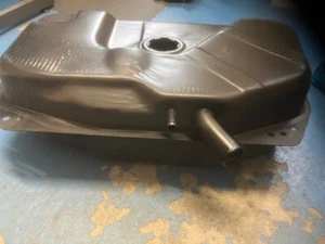 NEW Fuel Tank - Petrol Carb - fits Fiat Uno (146_) 1983-1992 - Picture 1 of 2