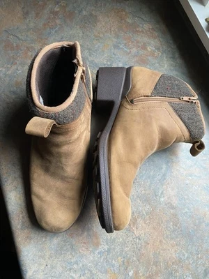 Merrell 女式皮革 Chateau II Mid 防水靴羊毛 10 码棕色 — 第 1/4 张图片