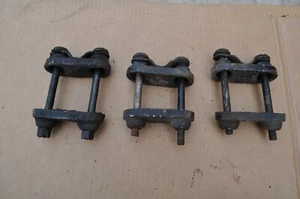 1920's 1930's antique vintage auto  leaf spring shackles group of three - Bild 1 von 3