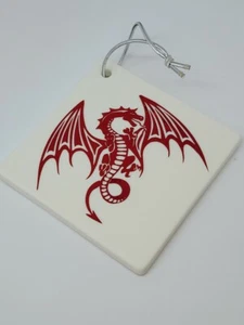 Adorno de cerámica holográfico en forma de diamante Red Dragon - NUEVO - Imagen 1 de 2