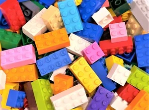 100 mattoncini LEGO Basic dimensioni 2x2 e 2x4 - lotto sfuso mix di colori MOLTO POPOLARI - Foto 1 di 4