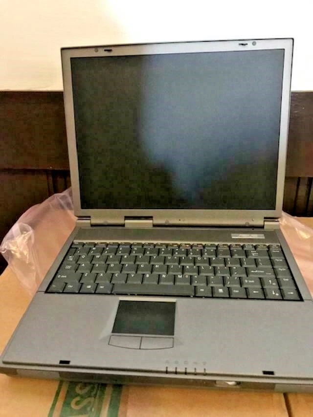 BRAND NEW ASUS "DUMMY" NOTEBOOK FOR DISPLAY ONLY - ATTN REALTORS & STAGING RM2 - Image 1 of 4