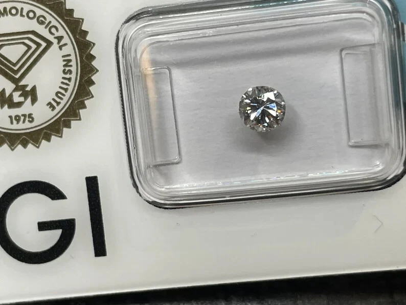 2 Ct Beautiful Round Lab Grown Diamond Flawless With VVS1 Clarity IGI Certified - Image 1 of 4