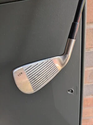 Driving Iron - 17 deg- graphite shaft excellent condition. golf club.  - Image 1 of 4