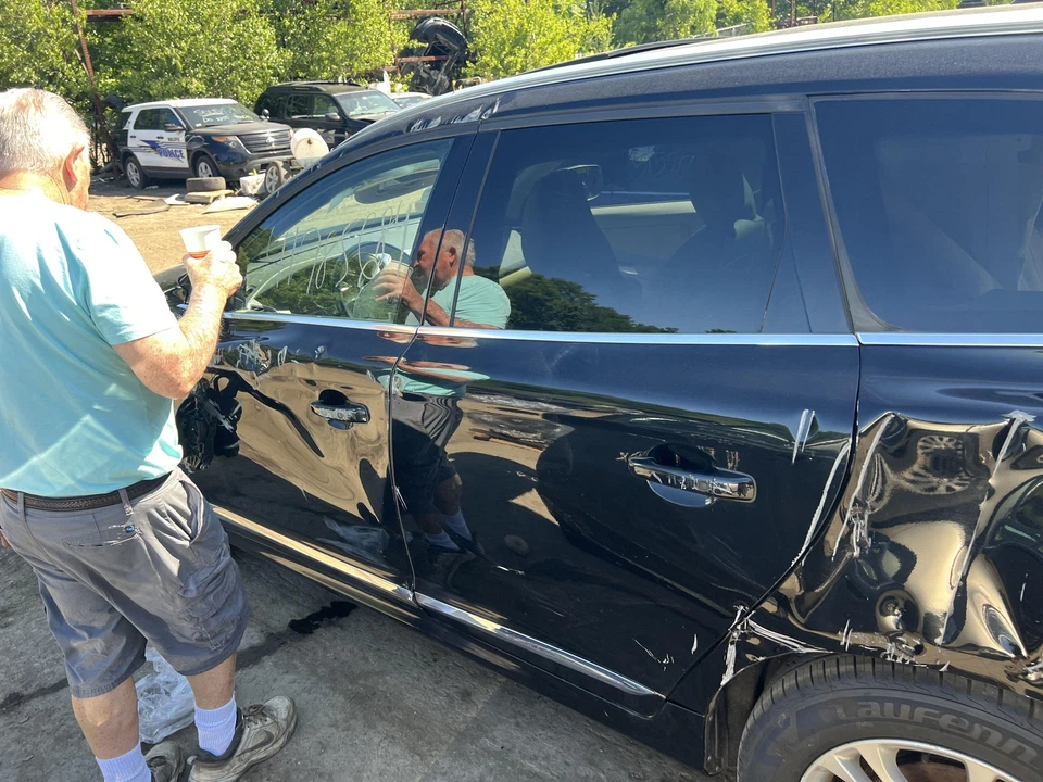 Puerta delantera cristal/ventana VOLVO XC60 izquierda 14 15 16 17 Foto 1 de 1