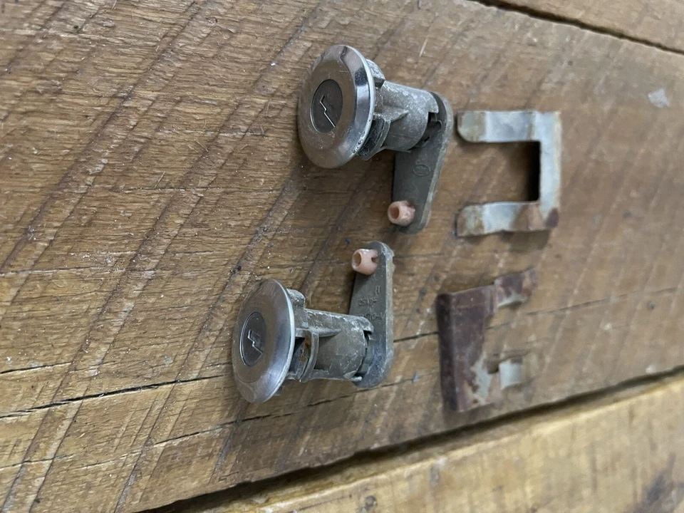 Cerraduras de puerta Ford Galaxie 1965-1968 retenciones Mercury Marauder Monterey Montclair OE Foto 1 de 3