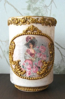 Jarrón de vidrio Shabby chic/victoriano, hecho a mano, adornado, retrato de dama Foto 1 de 4