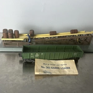 LIONEL LOT 362 Operating Barrel Loader, Barrels and AT&SF 356 225 barrel car - Picture 1 of 15