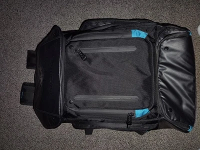 Mochila utilitaria para juegos Acer PBG591 Predator, resistente al agua y al desgarro...  Foto 1 de 3