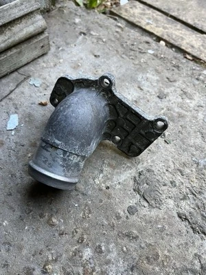 Carcasa termostato Porsche Carrera 996 3.4 987 Cayman 996106121 M96 M97 Foto 1 de 3