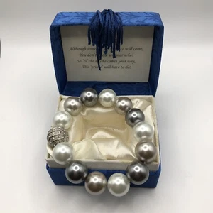 Faux Pearl Shell Round Stretchy Bracelet 6.5” - Picture 1 of 6