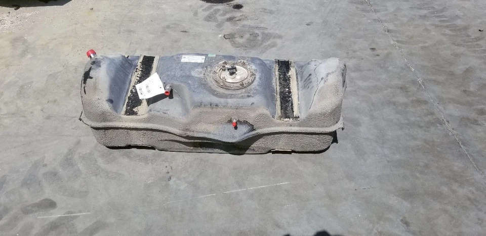 17 MERCEDES BENZ G63 AMG W463 5.5L GASOLINE FUEL TANK Foto 1 de 4