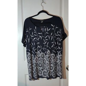 Adele and May Blue and White Floral Top 2X - Picture 1 of 3