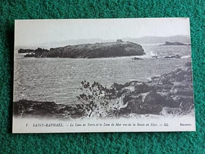 CPA 83 - SAINT-RAPHAEL - Le Lion de Terre et le Lion de Mer vus de la Route - Imagen 1 de 2