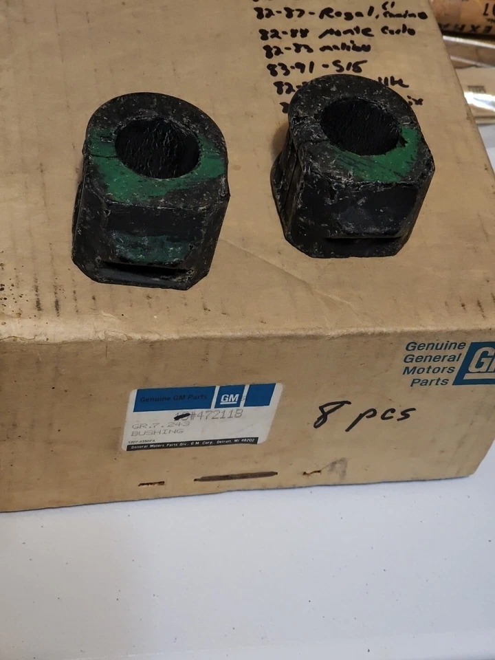 Isolador de eixo estabilizador GM NOS 472118 FRT 82-88 Cutlass Regal Monte Carlo X2 - Imagem 1 de 1