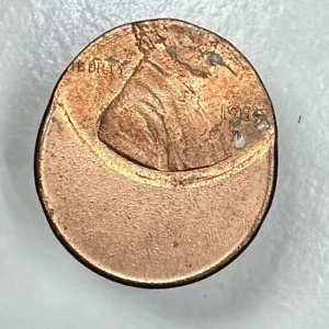 Lincoln Memorial 1985 Off-center Error 64% Off Center RARE EXAMPLE COIN!!! - Picture 1 of 2