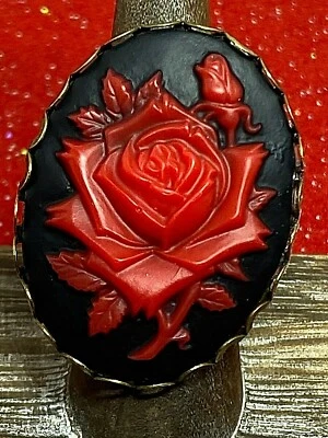 Anillo Gótico Steampunk ROJO Rosa Camafeo Ajustable CUMPLEAÑOS Rockabilly Boda Negro Foto 1 de 4