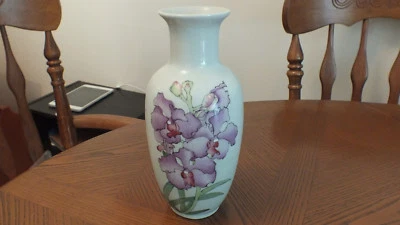 Vintage Chinese Hand Painted Porcelain Vase 21cm “SINGAPORE ORCHID” - image 1 of 4