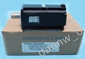 New In Box YASKAWA SGMAV-08A3A6C Servo Motor - Picture 1 of 2