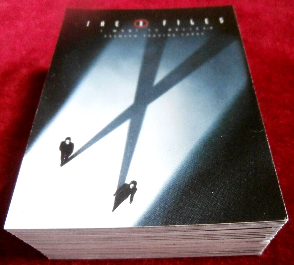 X-FILES - I WANT TO BELIEVE - Complete Base Set (72 cards) - Inkworks 2008 - Image 1 of 4