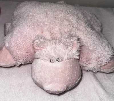 2010 Pillow Pets Pee Wees Soft Pink Plush Pig Converte em um travesseiro macio 12” - Imagem 1 de 4