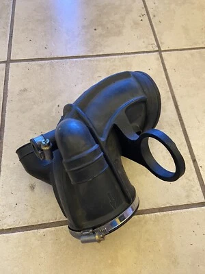 Bota de admisión de flujo de aire de inyección de aire Porsche 911 Carrera 1995-98 99311036704 Foto 1 de 4