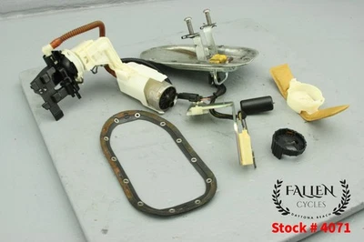 Harley Dyna 2006 bomba de combustible gasolina placa superior y unidad de envío conjunto video 17 k Foto 1 de 4