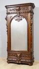 Armoire à Glace Bonnetière Style Renaissance Gothique En Chêne Sculpté, XIX ème