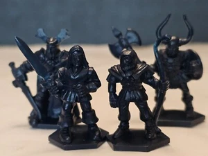 GW DUNGEONQUEST Hero Darker Variant Multilisting Dungeon Quest 1987 - Picture 1 of 17