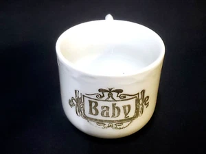 Taza de bebé antigua hecha en Alemania con asa alrededor de 1920 - Blanco con letras doradas - Imagen 1 de 10