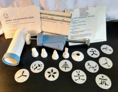 Prensa de galletas y pastelería vintage con 10 diseños de galletas, 4 puntas, folleto de recetas y lata Foto 1 de 4