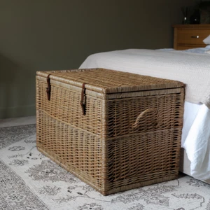 Deluxe Antique Wash Modena Wicker Storage Trunk - Two Sizes - Picture 1 of 1