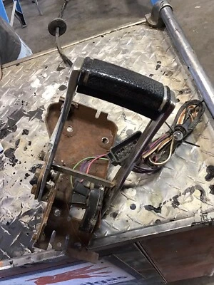 1968 1969 Chevrolet Camaro câmbio automático e chicote de fios - Imagem 1 de 4