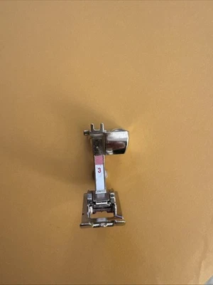 Pie de ojal Bernina genuino #3 nuevo estilo 008 447 7200 excelente estado Foto 1 de 4