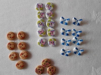 JOB LOT  SMALL BUTTONS CHILDREN'S BABIES KNITTEDS CRAFTS - Image 1 of 4