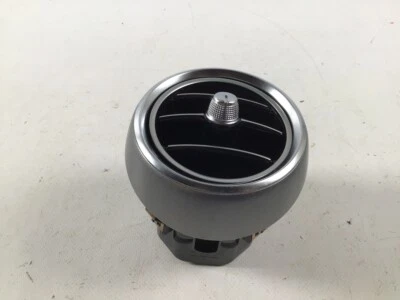 Mercedes-Benz C-Class (W205) A2058300301 C 220 B Dashboard Air Vent Grille - Image 1 of 3