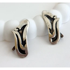 Tachuelas mexicanas modernistas de forma libre de plata de ley con superposición Hopi de alpaca - Imagen 1 de 8