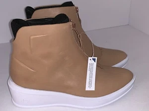 Women’s Under Armour Elevated Wedge Zipper Ankle Boots Tan Size 6 3020644-100 - Picture 1 of 7