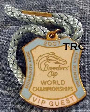 2007 MONMOUTH PARK BREEDERS CUP "V.I.P. GUEST" HORSE RACING LAPEL PIN - BADGE! Cover