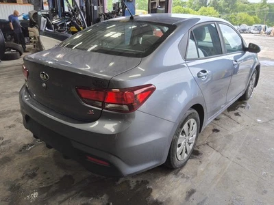 Parasol izquierdo usado se adapta a: Kia Rio 2019 sin techo corredizo grado A izquierdo Foto 1 de 4