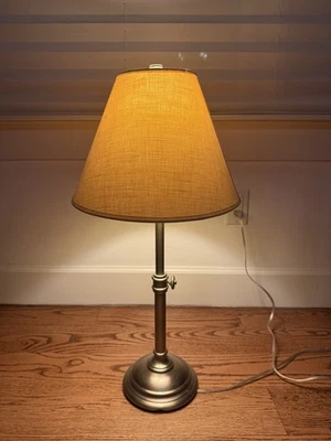 Lámpara de mesa/escritorio de metal ajustable Pottery Barn Chelsea pulido de níquel Foto 1 de 4