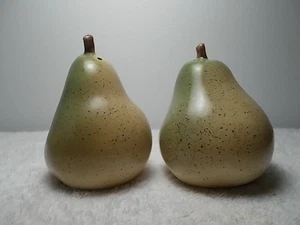 Vintage Fitz & Floyd Speckled Pears Fruit Ceramic Salt & Pepper Shakers - Picture 1 of 5